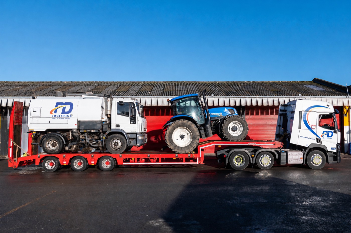 PD Logistics low loader transport